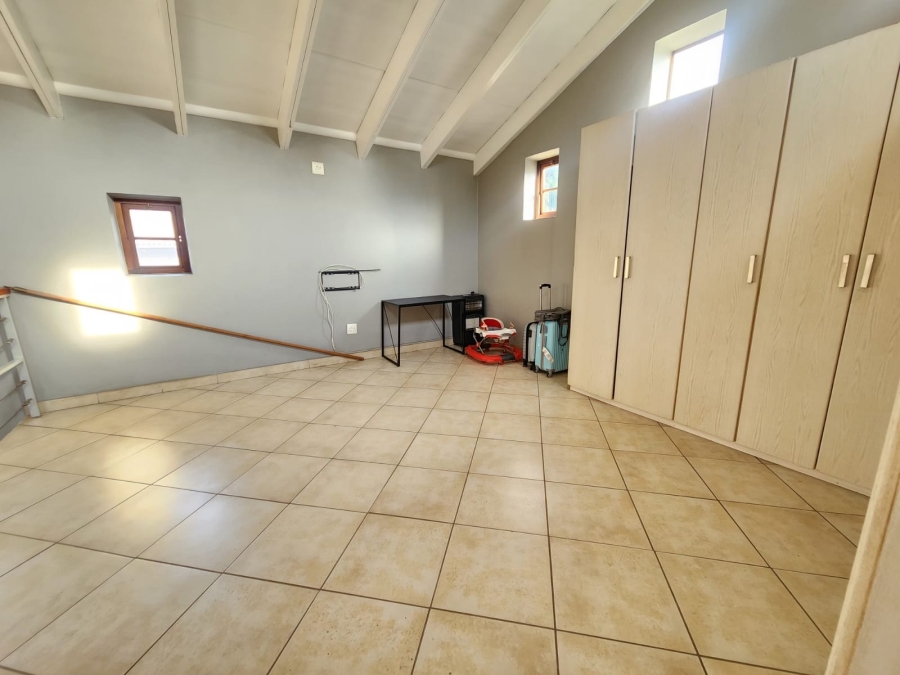 4 Bedroom Property for Sale in Waterval East North West